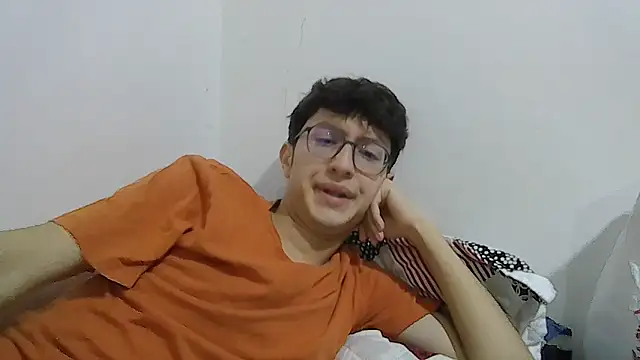 Snapshot of Kevintdx chatting on 16, 11, 2025 Kevintdx online show from 16, 11, 2025