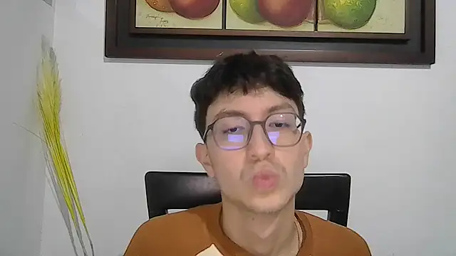 Snapshot of Kevintdx chatting on 24, 10, 2025 Kevintdx online show from 24, 10, 2025