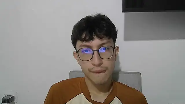 Snapshot of Kevintdx chatting on 7, 11, 2025 Kevintdx online show from 7, 11, 2025