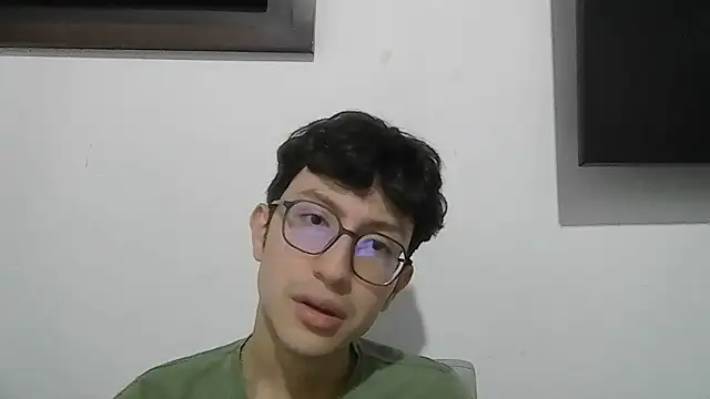 Snapshot of Kevintdx chatting on 21, 11, 2025 Kevintdx online show from 21, 11, 2025