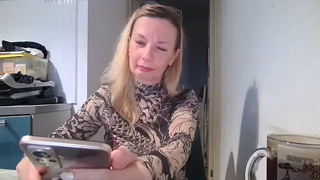 Snapshot of Sweetmurrr chatting on 13, 6, 2026 Sweetmurrr online show from 13, 6, 2026