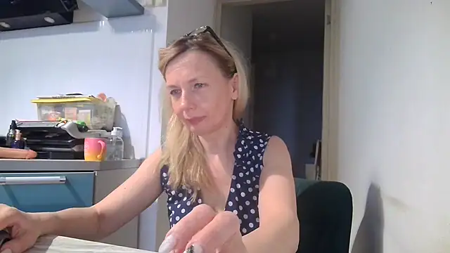 Snapshot of Sweetmurrr chatting on 14, 6, 2026 Sweetmurrr online show from 14, 6, 2026
