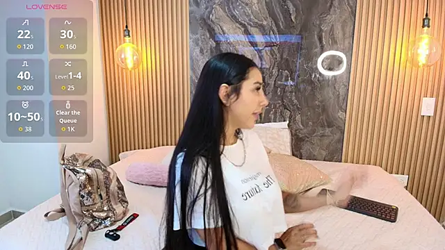 Snapshot of Alana-Jones chatting on 10, 9, 2025 Alana-Jones online show from 10, 9, 2025