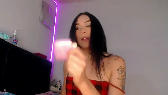 Megan Gil  online show from 25, 2, 2026