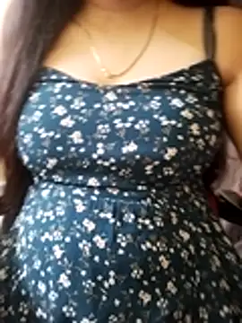 Snapshot of Quinn_Bebo chatting on 31, 10, 2025 Quinn Bebo online show from 31, 10, 2025