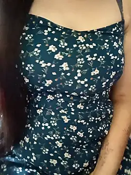 Snapshot of Quinn_Bebo chatting on 23, 11, 2025 Quinn Bebo online show from 23, 11, 2025