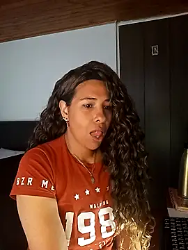 Snapshot of IVONNE_COLLINS33 chatting on 3, 11, 2025 IVONNE COLLINS33 online show from 3, 11, 2025