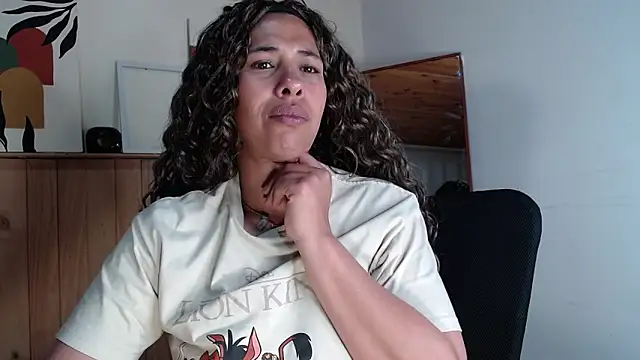 Snapshot of IVONNE_COLLINS33 chatting on 23, 10, 2025 IVONNE COLLINS33 online show from 23, 10, 2025