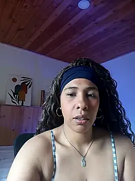 IVONNE COLLINS33 online show from 22, 2, 2026