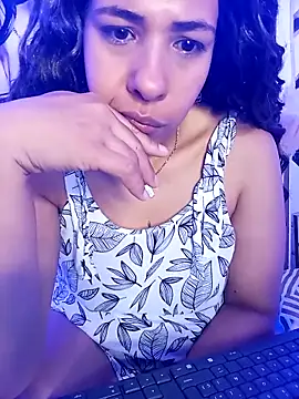 Snapshot of IVONNE_COLLINS33 chatting on 13, 11, 2025 IVONNE COLLINS33 online show from 13, 11, 2025