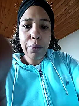 IVONNE COLLINS33 online show from 9, 2, 2026