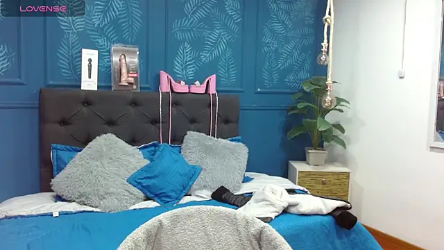 zohet kriss online show from 17, 4, 2026