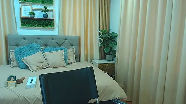 zohet kriss online show from 8, 10, 2025