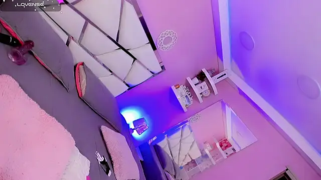 Ariia-janee online show from 10, 11, 2025