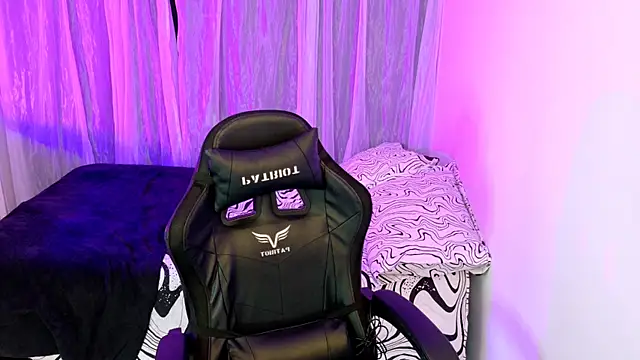 Snapshot of Blazing_Haze chatting on 13, 1, 2026 Blazing Haze online show from 13, 1, 2026