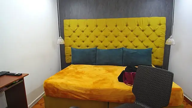 LADY-IN-BLACK online show from 13, 12, 2025