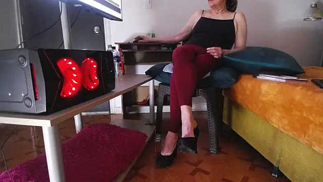 Snapshot of LADY-IN-BLACK chatting on 1, 12, 2025 LADY-IN-BLACK online show from 1, 12, 2025