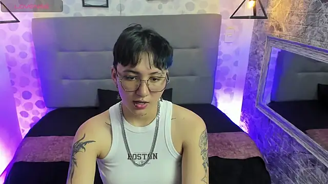 emahills  axelrose online show from 25, 9, 2025