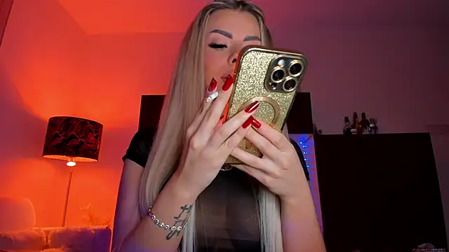 SerraVondeee online show from 6, 11, 2025