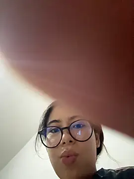 Caitlin Cat online show from 6, 10, 2025