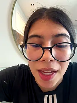 Caitlin Cat online show from 2, 10, 2025