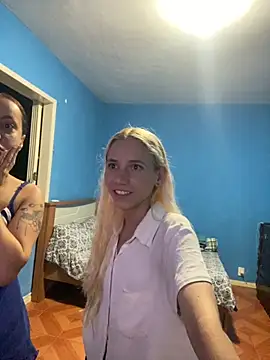 Snapshot of Bruna551 chatting on 1, 12, 2025 Bruna551 online show from 1, 12, 2025