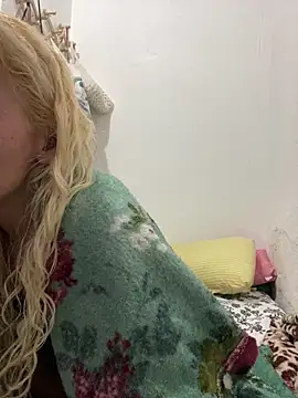 Snapshot of Bruna551 chatting on 13, 3, 2026 Bruna551 online show from 13, 3, 2026