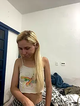 Snapshot of Bruna551 chatting on 17, 12, 2025 Bruna551 online show from 17, 12, 2025