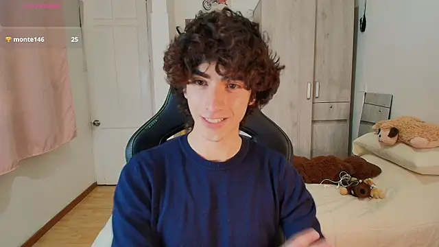 Nude Boy18 online show from 1, 12, 2025