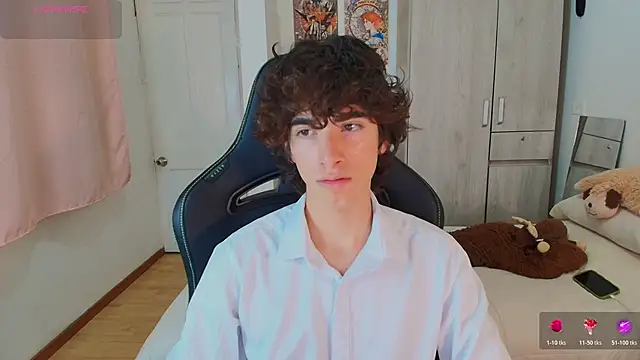 Nude Boy18 online show from 17, 12, 2025