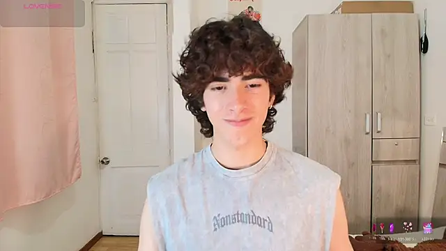 Nude Boy18 online show from 21, 11, 2025