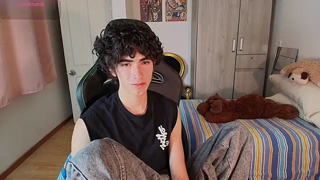 Nude Boy18 online show from 8, 4, 2026