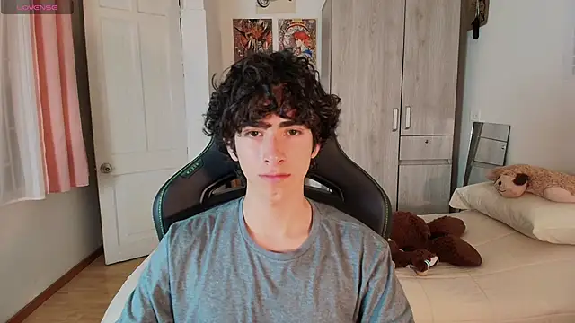 Nude Boy18 online show from 2, 4, 2026