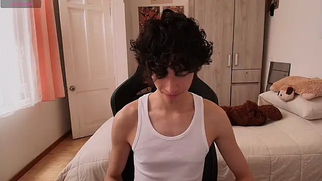 Nude Boy18 online show from 18, 4, 2026