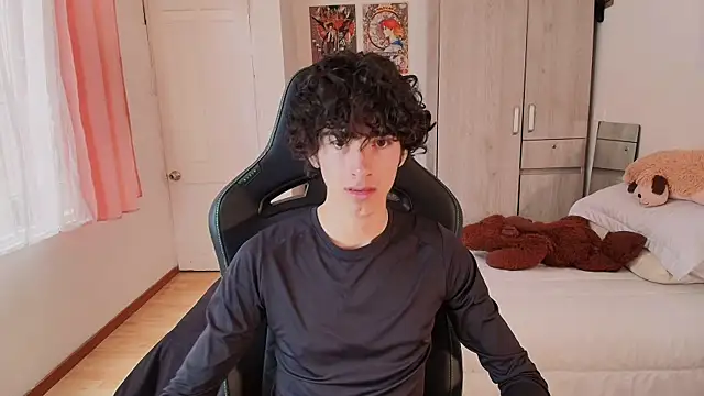 Snapshot of Nude_Boy18 chatting on 17, 5, 2026 Nude Boy18 online show from 17, 5, 2026