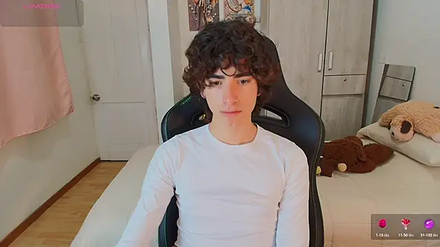 Nude Boy18 online show from 16, 12, 2025