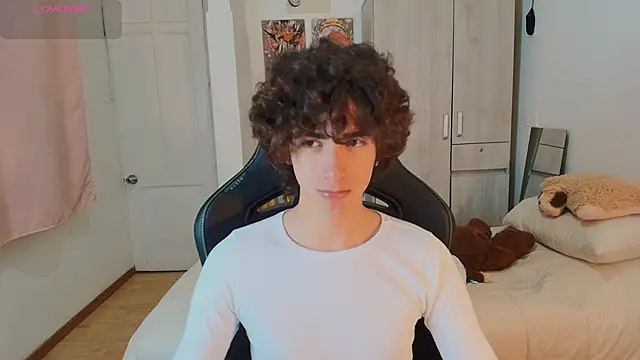 Nude Boy18 online show from 20, 12, 2025