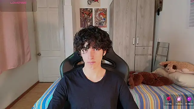 Snapshot of Nude_Boy18 chatting on 30, 4, 2026 Nude Boy18 online show from 30, 4, 2026