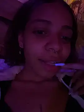 yumi hanna online show from 21, 9, 2025