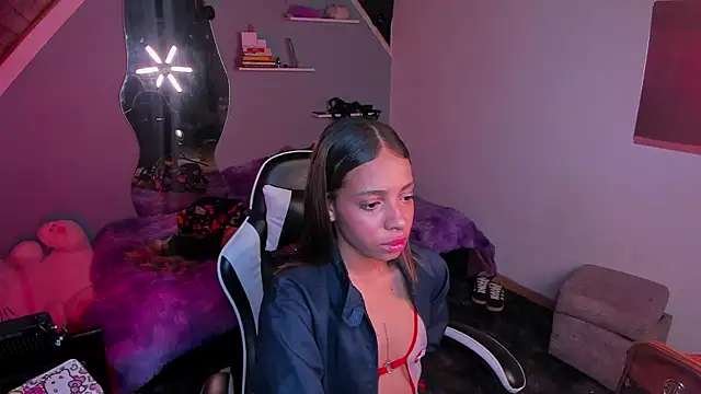 yumi hanna online show from 4, 12, 2025