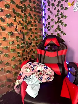 yumi hanna online show from 2, 11, 2025