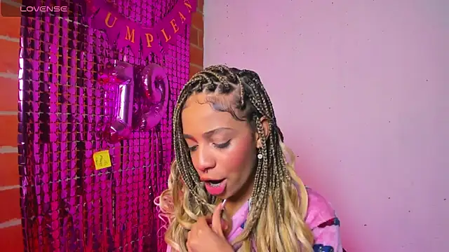 yumi hanna online show from 3, 10, 2025