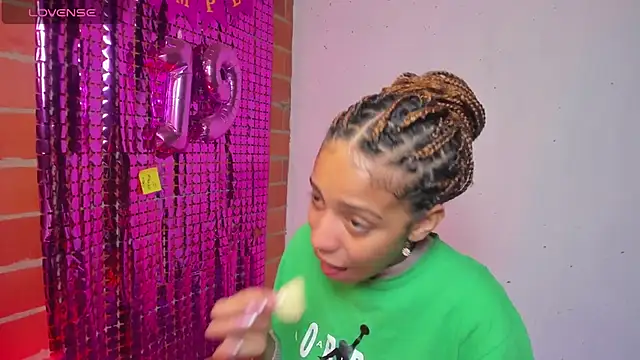 yumi hanna online show from 10, 9, 2025