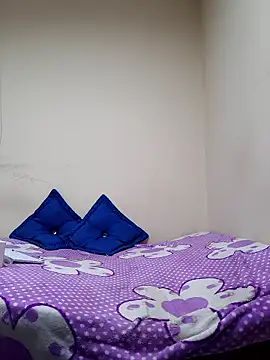 StefaniaFoxx  online show from 9, 1, 2026