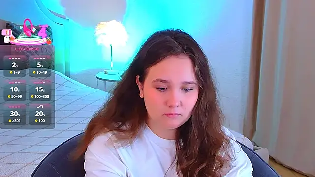 VelvetVixenCute online show from 23, 9, 2025