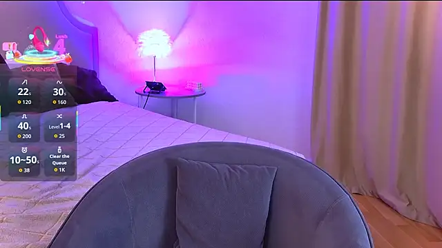 VelvetVixenCute online show from 4, 10, 2025