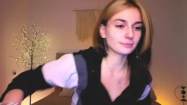 Little mia   online show from 24, 3, 2026