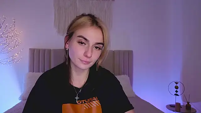 Little mia   online show from 15, 3, 2026