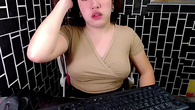 xUrDreamSlutWhore online show from 15, 9, 2025