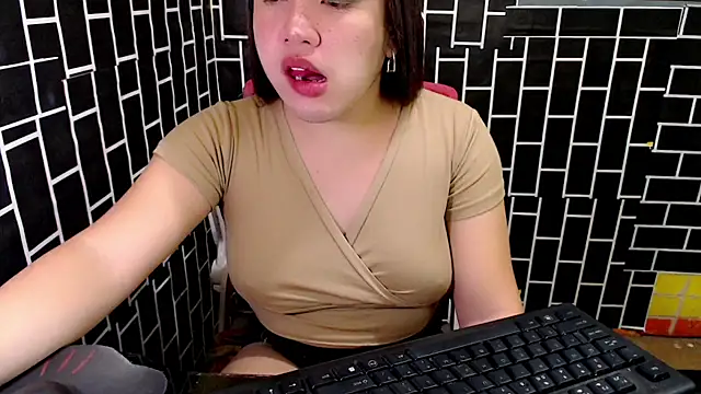 xUrDreamSlutWhore online show from 18, 9, 2025